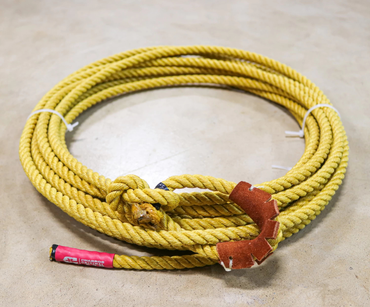 35 FT. Gold Poly-Nylon 11mm (Lead Core) Lasso Rope Soga 3 35 FT. Gold Poly-Nylon 11mm (Lead Core) Lasso Rope Soga