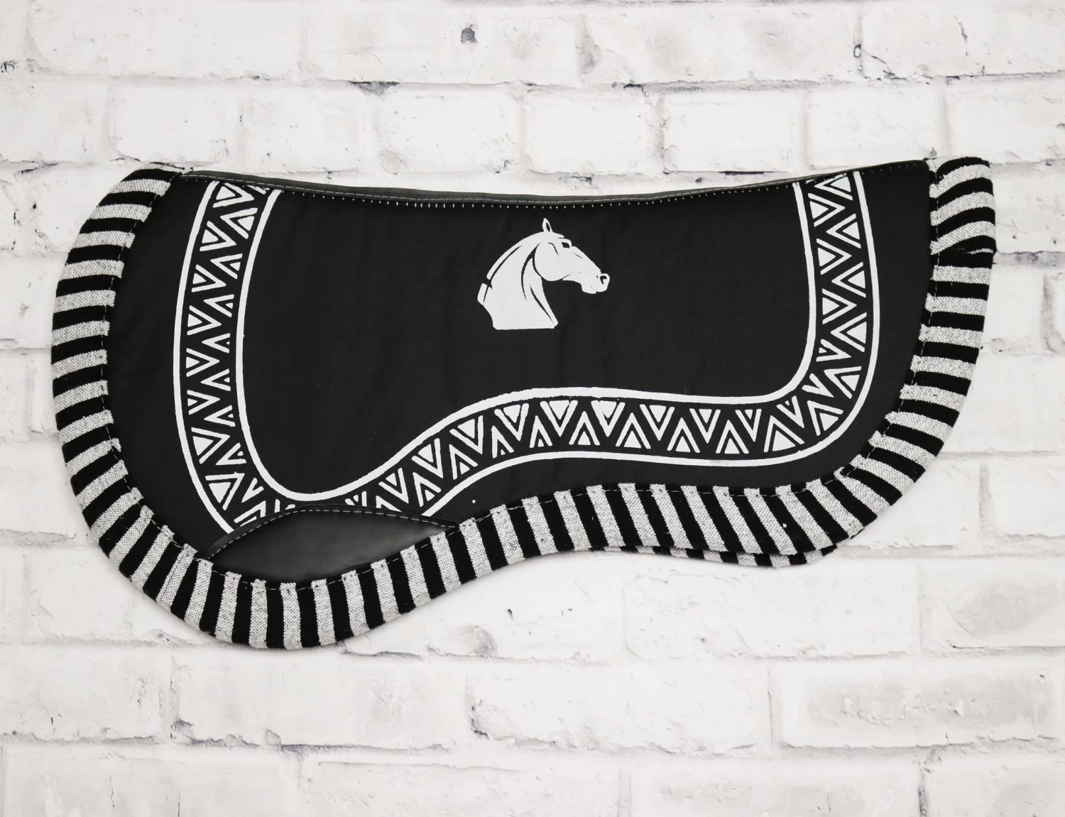 Carona Charra Cola De Pato Negra Horse Saddle Pad Black 3 Carona Charra Cola De Pato Negra Horse Saddle Pad Black