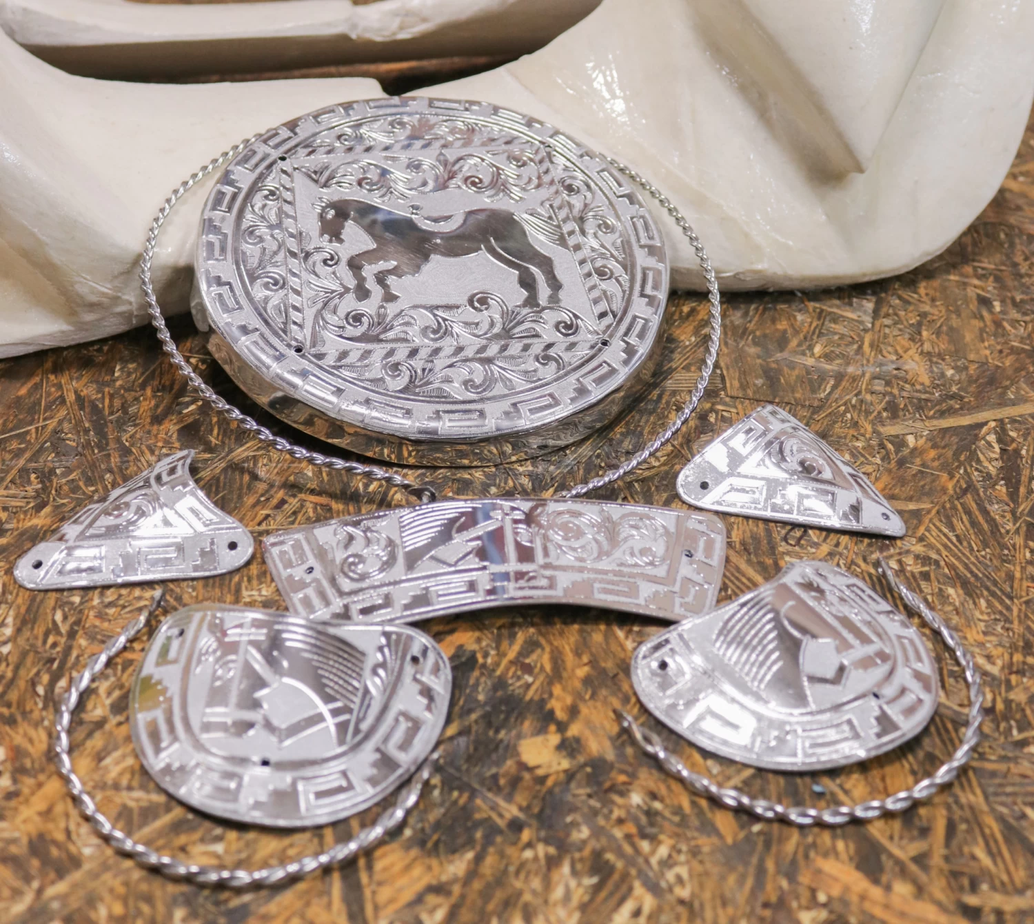 Caballo 3D Herraje Acero Montura Charra Fuste Tree 4 Caballo 3D Herraje Acero Montura Charra Fuste Tree - Image 2