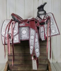 15.5" Montura Vino Bordada Diseno Flor Horse Saddle Embroidered