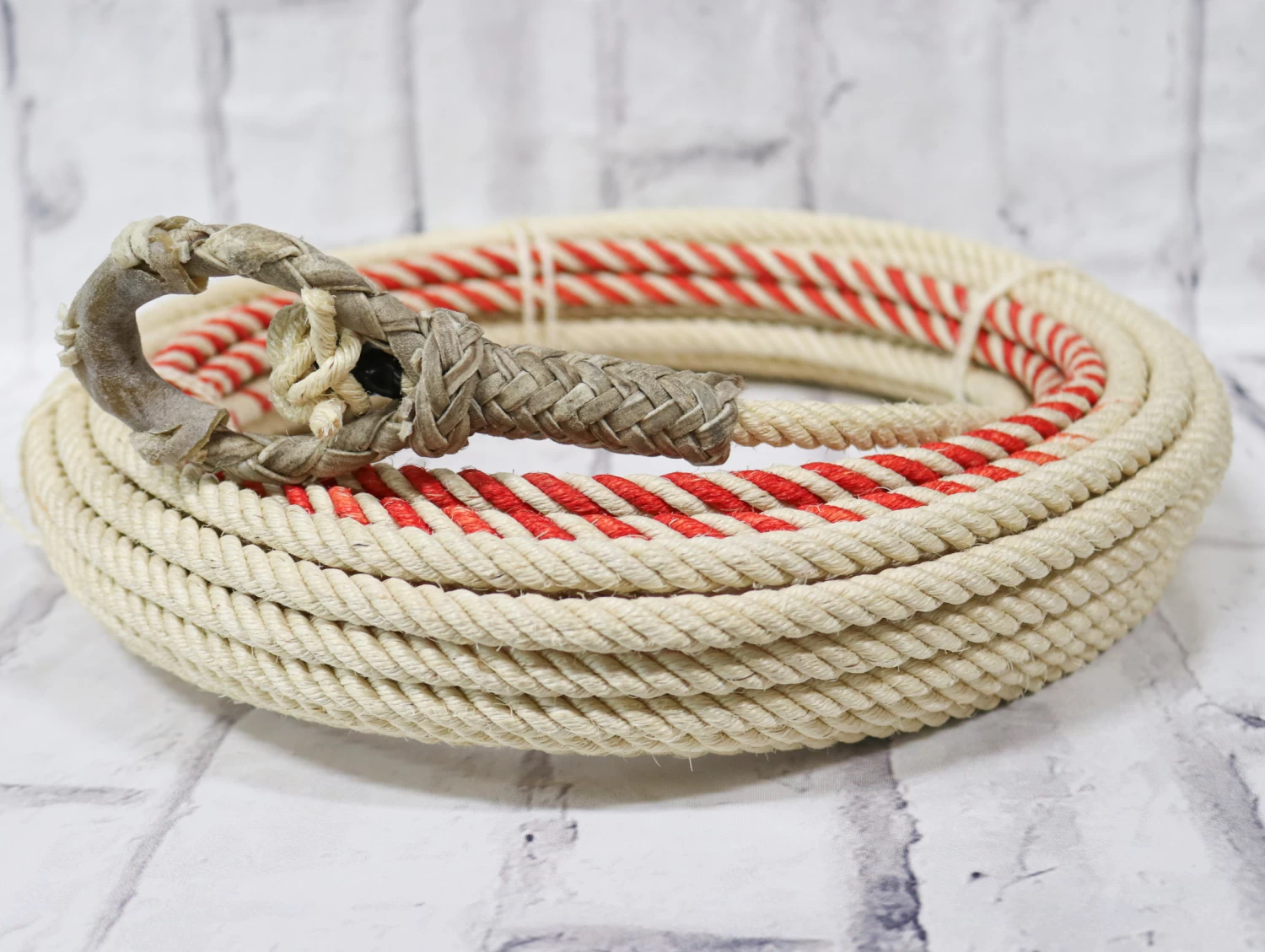 68 FT. Soga De Ixtle Con Hondilla De Cuero Crudo 3 68 FT. Soga De Ixtle Con Hondilla De Cuero Crudo